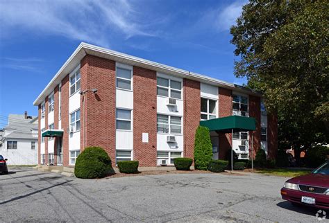 Dog & Cat Friendly Fitness Center Dishwasher Refrigerator Kitchen In Unit Washer & Dryer Walk-In Closets Clubhouse. . Apartments for rent in pawtucket ri